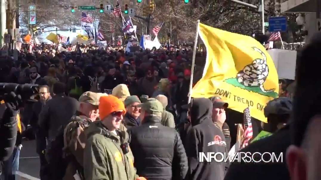 Alex Jones Inside The Massive Pro 2nd Amendment Crowd Rallying At Virginia Capital