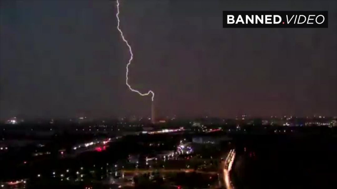 VIDEO: Lightning Strikes The Washington Monument