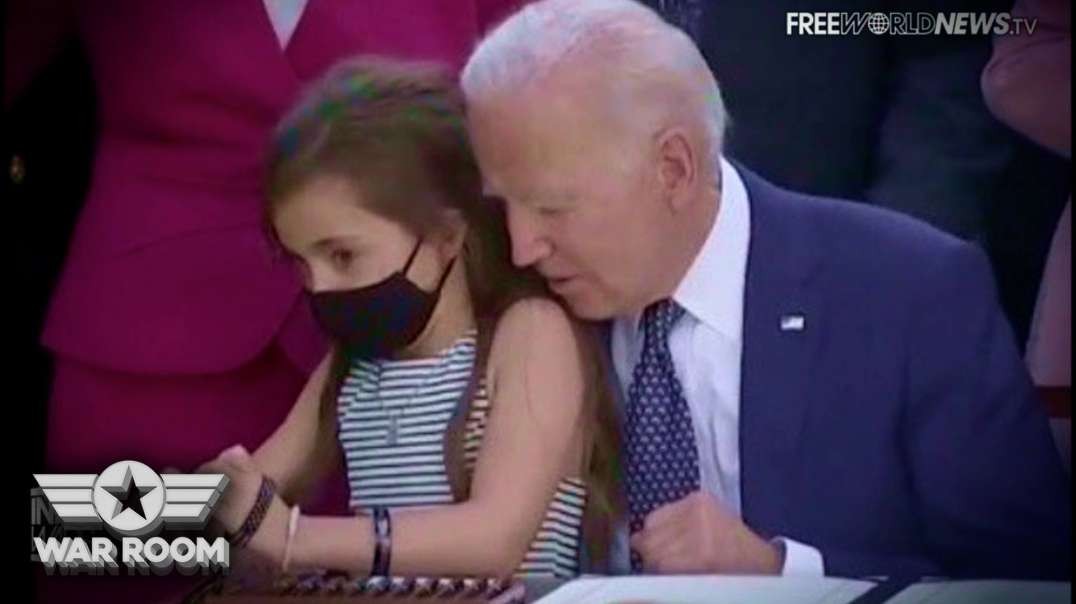 Joe Biden Gropes Another Little Girl Who Visits Whitehouse